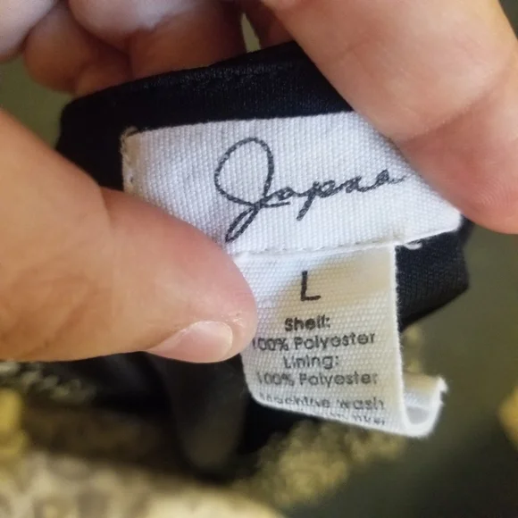 💝$8 or 4/$20! Japna Black & Cream Print Mock Wrap Sheer Short Sleeve Top. Large - Picture 3 of 4